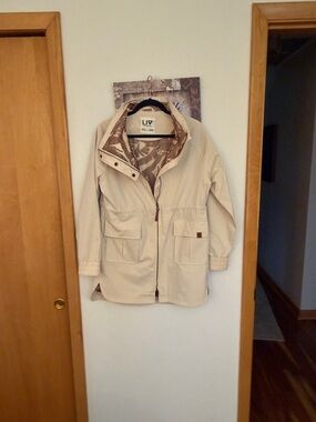 LIV outdoor Cream Utility Jacket